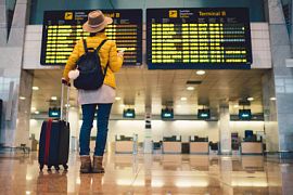 Авиакомпании ЕС обязали компенсировать пассажирам задержки на стыковочных рейсах