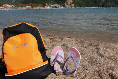 Пляжи Черногории. Как найти самый тихий и песчаный пляж в Будве, где позагорать бесплатно