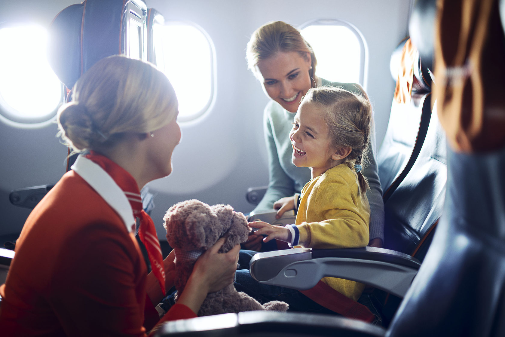 Ребенок без сопровождения в самолете. Ребенок пассажир. Самолет для детей. Пассажиры с детьми в самолете. Самолет с пассажиром.