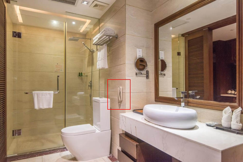 Зачем в ванных отелей устанавливают телефон и куда с него можно звонить