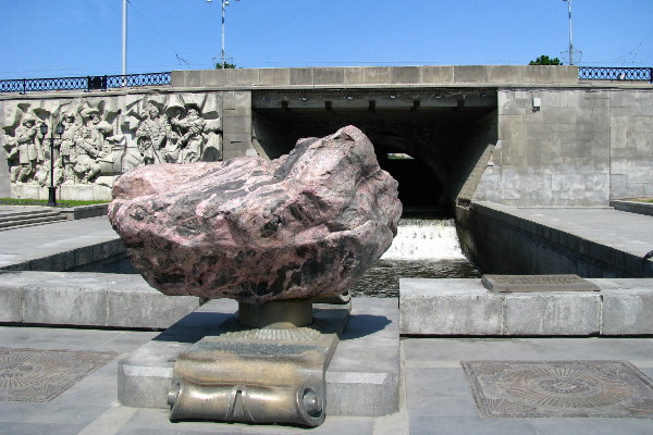 Исторический сквер «Плотинка« в Екатеринбурге