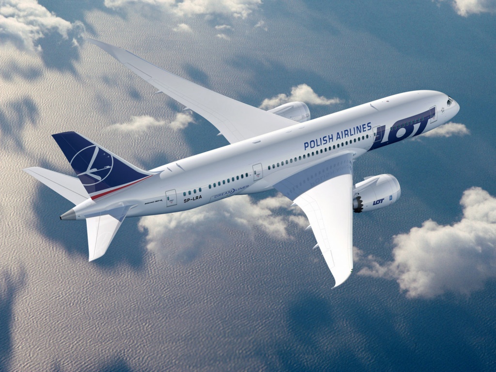 Самолет авиакомпании LOT Polish Airlines 
