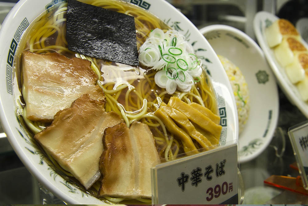 Почему япония популярна. Муляжи блюд в Японии. Муляжи еды в Японии. Японская пластиковая еда. Муляж еды в японских ресторанах.