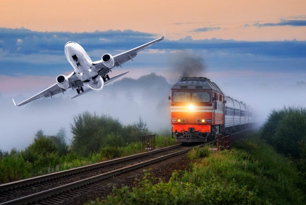 Что выгоднее: путешествие на самолёте или поезде?