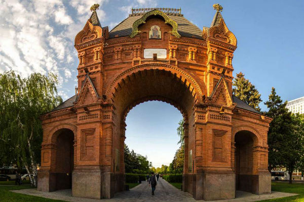 Александровская триумфальная арка в Краснодаре