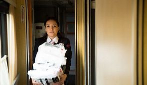 Обязан ли пассажир поезда сдавать постельное бельё в конце поездки