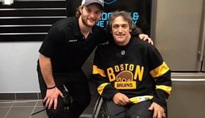 Стюардессы унизили паралимпийца, вынудив мочиться прямо в салоне