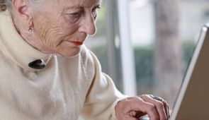 Дешевые авиабилеты для пенсионеров. Как купить авиабилет пенсионеру со скидкой