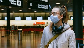 После возобновления полётов российские пассажиры будут носить маски и перчатки