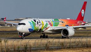 Sichuan Airlines - необычный полёт с пандой
