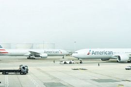 Пассажиров American Airlines сняли с рейса из-за запаха пота