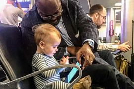 Интернет-пользователи спорят о детях на борту самолёта