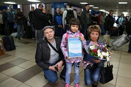 Авиакомпания «NordStar» вручила сертификат на бесплатный перелет своему миллионному пассажиру