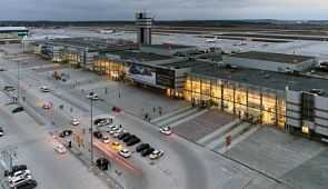 В аэропорту Екатеринбурга создали комиссию для изучения повреждений самолёта «Победы»