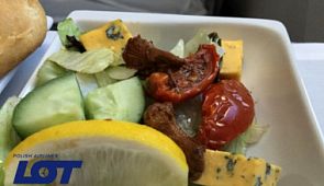Питание в самолётах авиакомпании LOT Polish Airlines