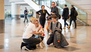 Собаки в Домодедово помогут пассажирам справиться со стрессом перед полётом