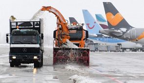 Из-за непогоды задержаны сотни рейсов по всему миру