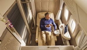 В самолетах «Emirates» появятся кресла с «нулевой гравитацией» и виртуальными иллюминаторами
