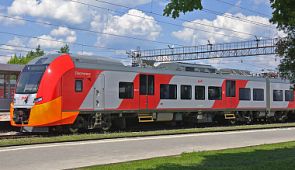 Между Санкт-Петербургом и Колпино запустили скоростную «Ласточку»