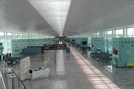 Сотрудники аэропорта Барселоны начали бессрочную забастовку