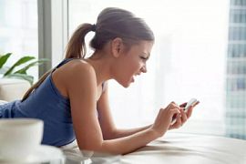 Авиакомпания Frontier заблокировала в твиттере пассажирку после отмены рейса