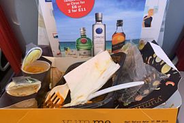 Jet2 накормил пассажира просроченной едой