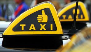 В московских аэропортах предлагают установить единые цены на такси