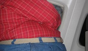 Пассажир подал иск в суд на авиакомпанию British Airways за перелет в соседстве с толстяком