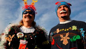 В уродливом свитере можно будет попасть на борт самолета вне очереди
