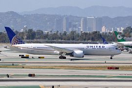 Сотрудники United Airlines обеспечили комфортный полёт для ребёнка-аутиста
