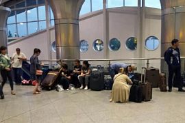 В аэропорту Алматы убрали кресла из залов ожидания