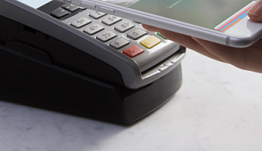 Авиабилеты на сайте «Аэрофлот» теперь можно оплачивать через Apple Pay