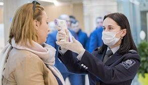 Должна ли проверка температуры пассажиров в аэропортах стать обязательной