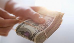 Почему важно брать за границу наличные деньги