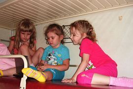 Многодетные семьи этим летом получат скидку на билеты в купе