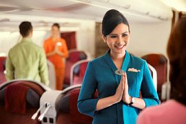 Garuda Indonesia хочет отменить масочный режим, чтобы видеть улыбки стюардесс