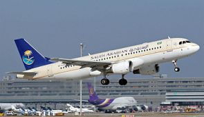 Самолёт Saudi Arabian Airlines вернулся обратно из-за забытого грудничка