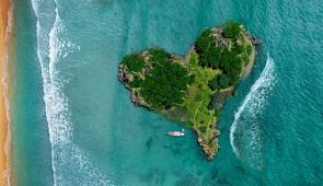 Опрос. Какая страна, на ваш взгляд, самая безопасная для туриста?