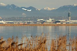 Flair Air предлагает снизить цены на авиабилеты в Канаду