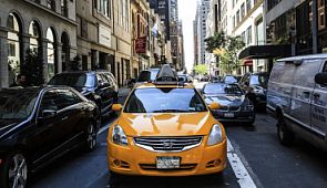 Опубликован рейтинг городов с самым дорогим проездом на такси до аэропорта