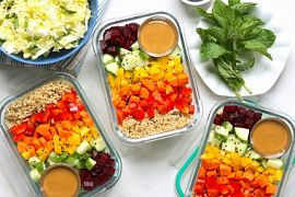 Самые лучшие зарубежные авиакомпании с бесплатными закусками