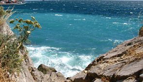 Власти Крыма заявили о поэтапном открытии курортов