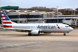 Самолёт авиакомпании American Airlines совершил вынужденную посадку из-за сломанного туалета