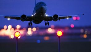 Авиакомпаниям США, возможно, придется избегать российского воздушного пространства