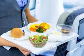 Какие американские авиакомпании подают в самолёте самую здоровую еду