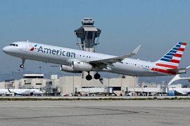 Работники American Airlines не пропустили на борт женщину с ребенком из-за редкой болезни