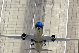 Пассажирский самолет совершил вертикальный взлет