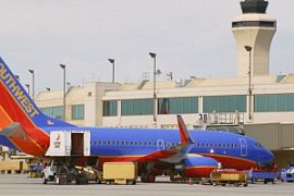 Нетрезвый грузчик уснул в багажном отделении лайнера и случайно слетал в Чикаго