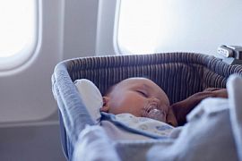Пассажирке British Airways предложили посадить ребёнка на пол во время полёта