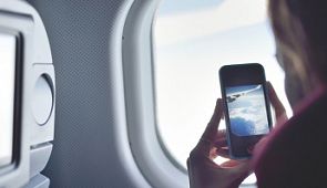 За фотосъемку в самолете могут штрафовать на 1000 руб